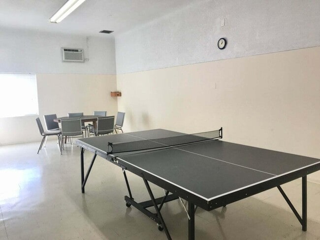 Building Photo - 3040 Lake Osborne Dr