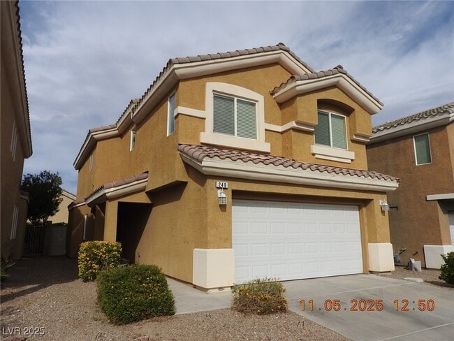 Primary Photo - 240 Rustic Club Way