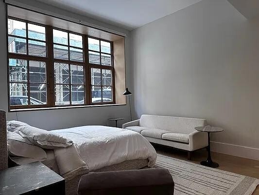 Primary Photo - 100 Vandam St