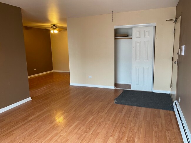 Building Photo - 238 Shorewood Dr