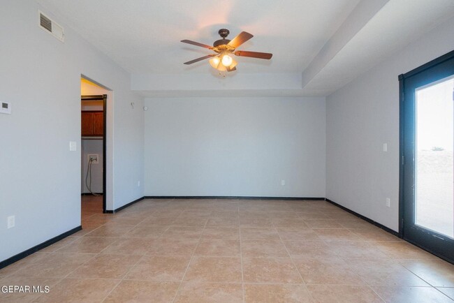 Building Photo - 3274 Maple Point Dr