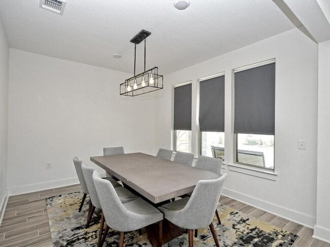 Building Photo - 8608 Bestride Bend