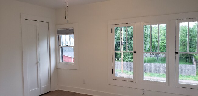 Building Photo - 2832 N Park Ave