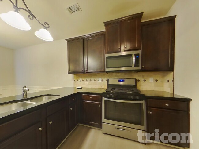 Building Photo - 2500 Wingfield Dr SW