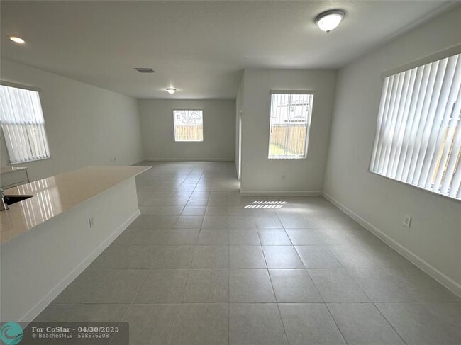 Building Photo - 2364 NW 131st Cir