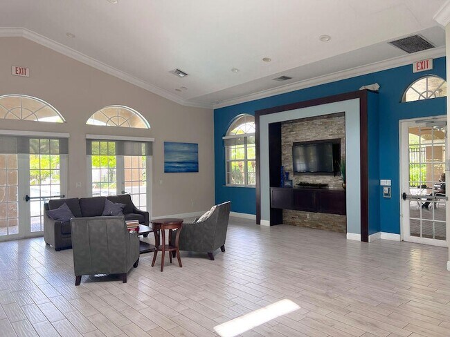 Building Photo - 137 Canterbury Pl