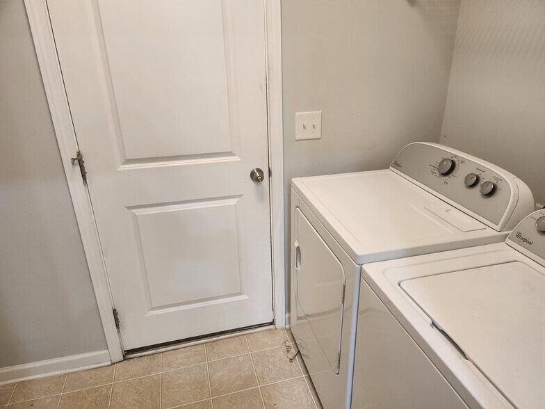 Building Photo - Room in Townhome on Durants Neck Ln