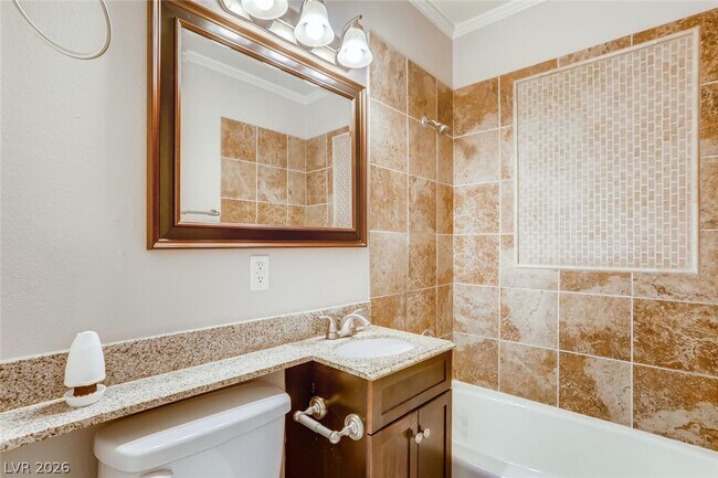 Building Photo - 904 Biltmore Dr