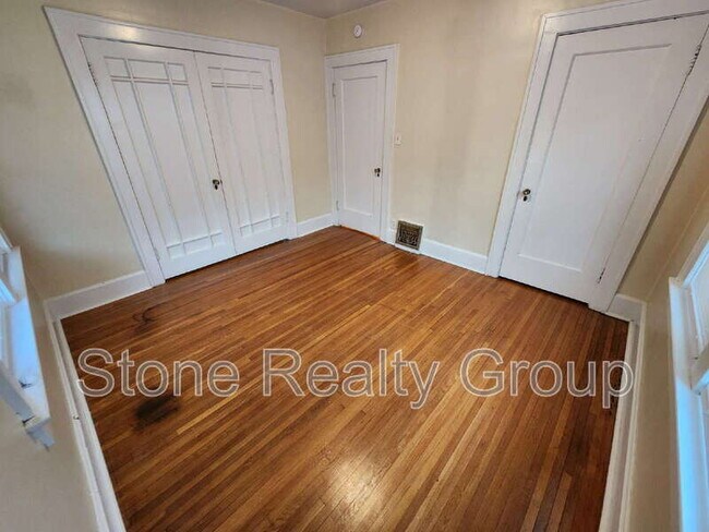 Building Photo - 125 Monterey Ave