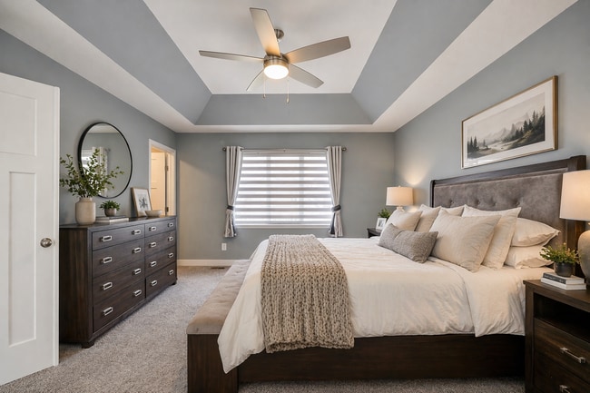 Building Photo - Spacious 4-Bedroom Gem with Modern Comforts and Finished Basement in Vadnais Heights!