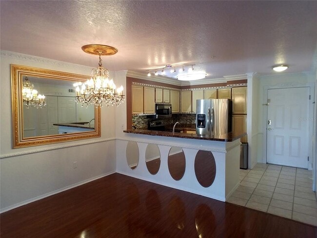 Building Photo - 14013 Fairway Island Dr