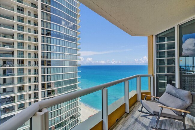 Building Photo - 17875 Collins Ave