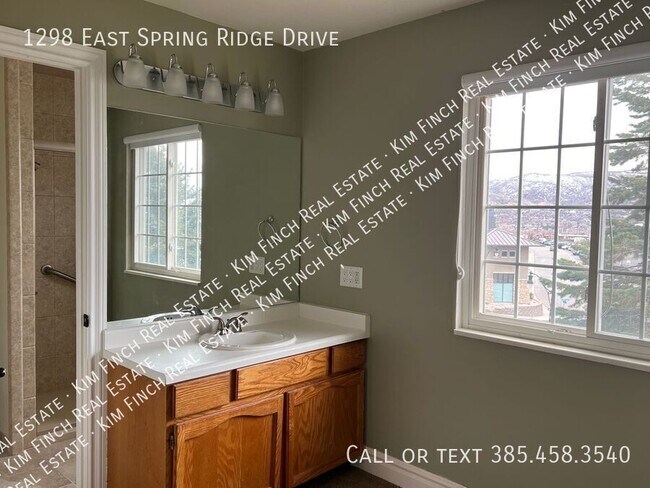 Building Photo - 1298 E Spring Ridge Dr