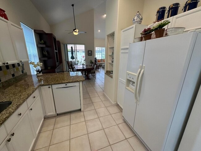 Building Photo - 77 Spyglass Way