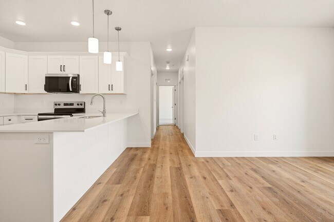 Building Photo - 2305 E 830 S