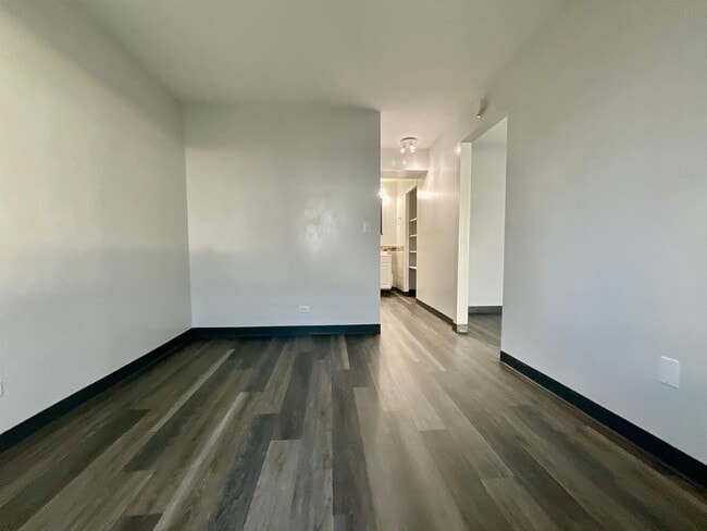 Building Photo - Beautiful 1/1/1 with Sunset Views