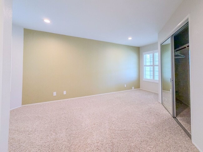 Building Photo - 2511 Monaco Dr