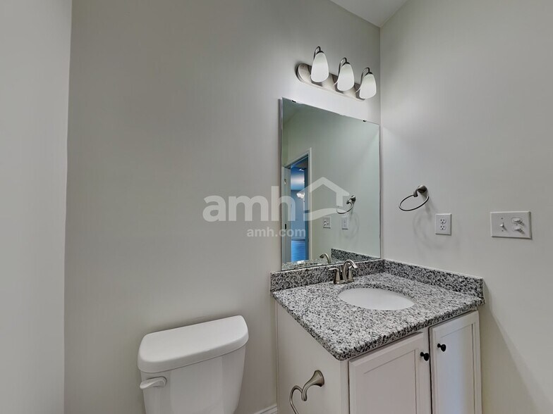 Building Photo - 155 Twin River Dr
