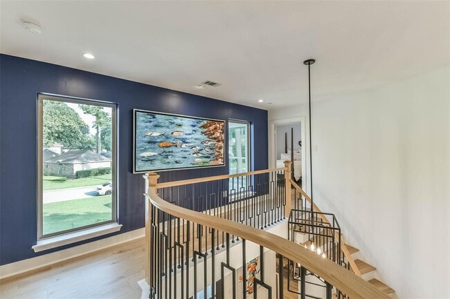 Building Photo - 2323 Pine Bend Dr