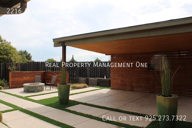 Building Photo - 2216 Ackerman Dr