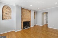 Building Photo - 12 S Washington St