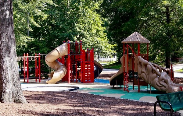 Building Photo - 117 E Circle Dr