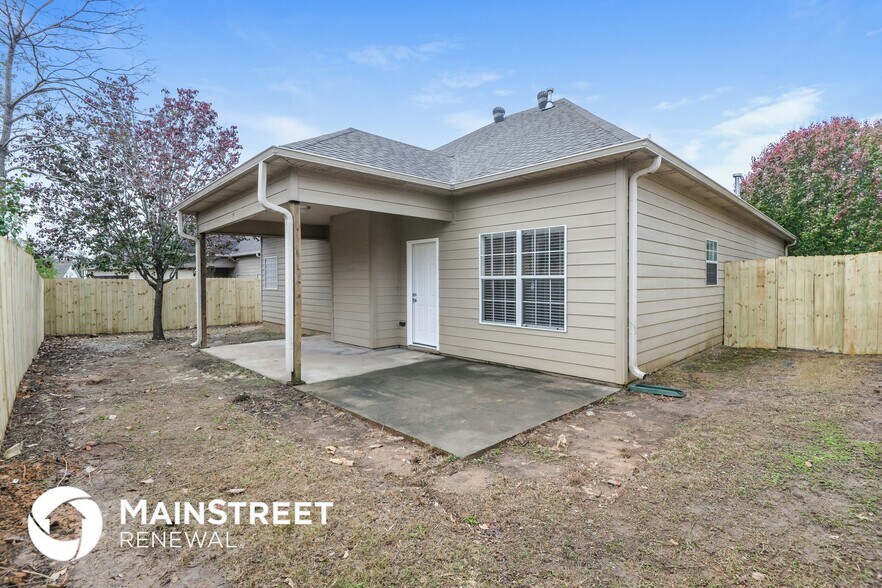 Building Photo - 2028 Kerry Cir
