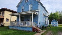 Building Photo - 172 River St