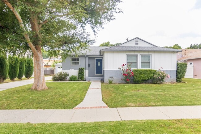 Building Photo - Charming single story home in heart of Reseda