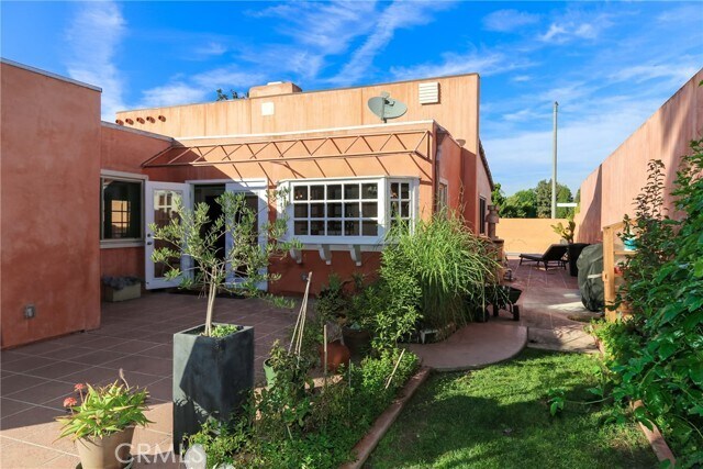 Building Photo - 10198 El Monterey Ave