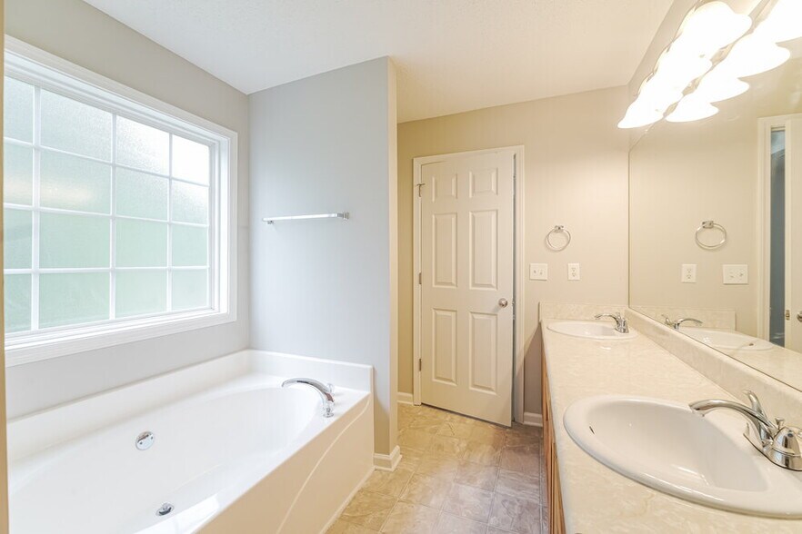 Building Photo - 427 Steadham Ct