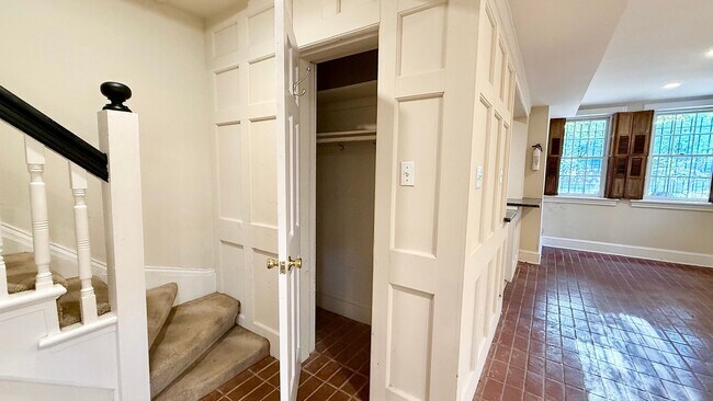 Building Photo - 0086 - Liverman/Liverman