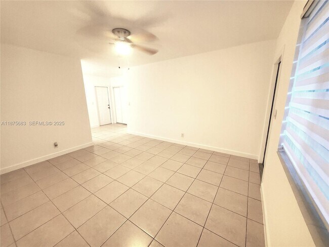 Building Photo - 26 SE 3rd Terrace