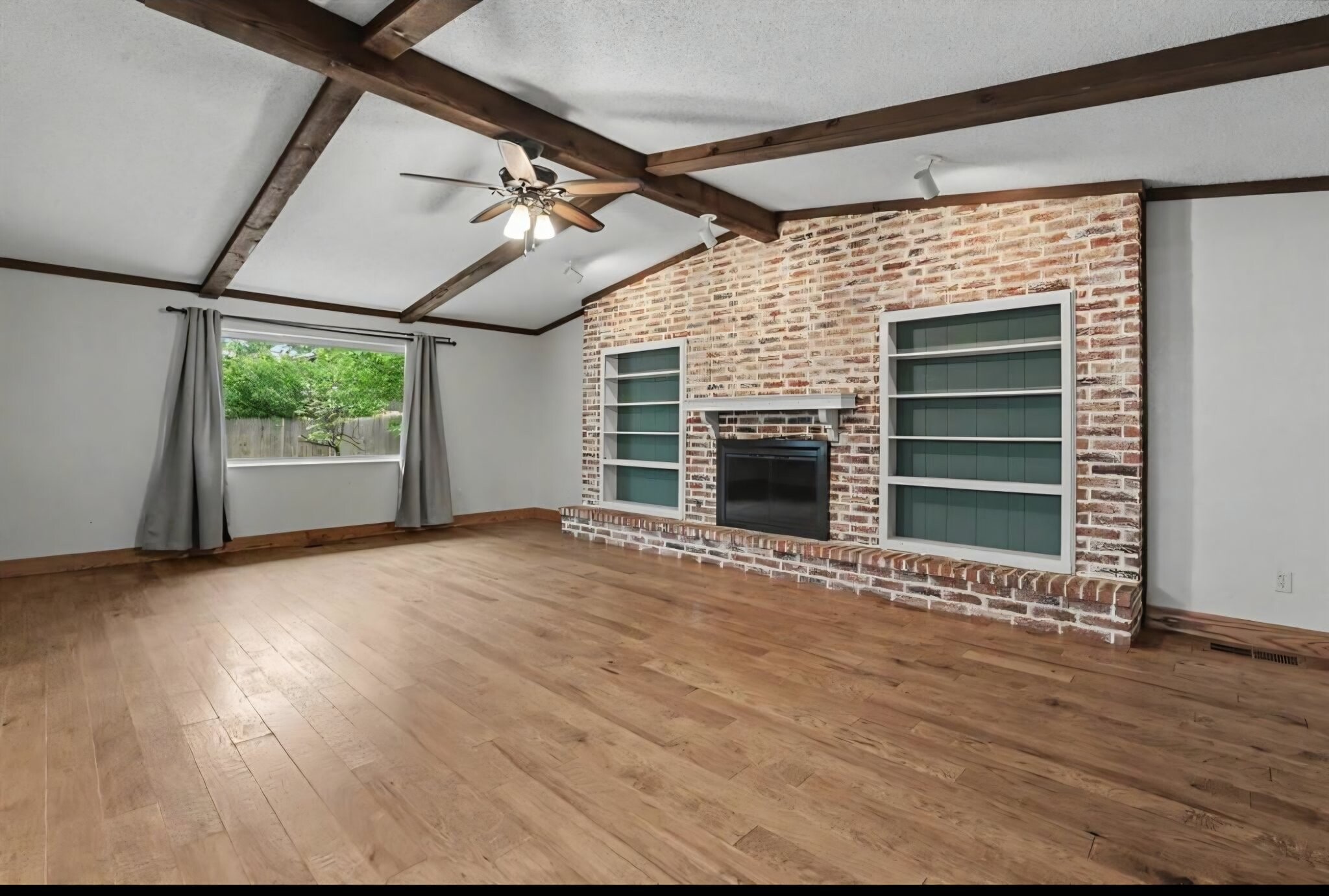 Building Photo - 2112 Bentham Pl