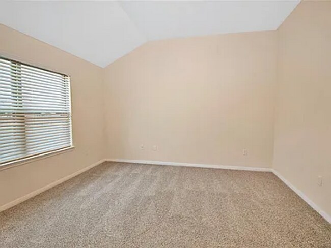 Building Photo - Charming 3-Bedroom Townhome in South Austi...