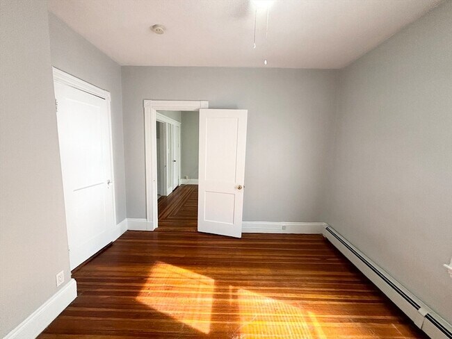 Building Photo - 14 Belknap St