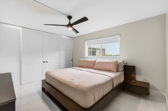 Building Photo - 322 N Federal Hwy