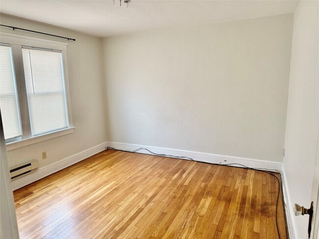 Building Photo - 147 E Frederick St