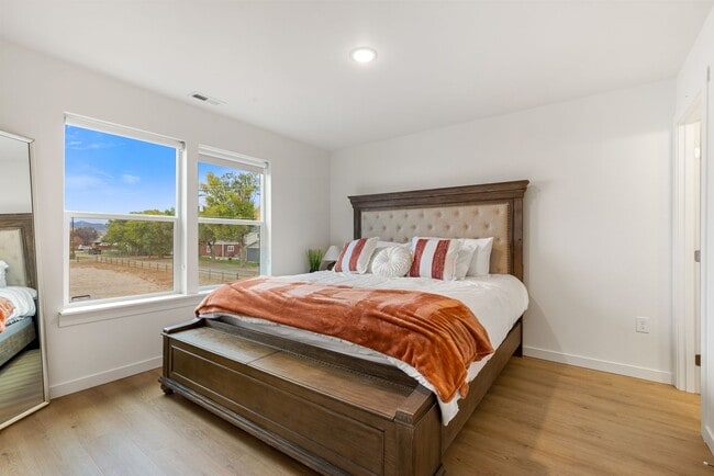 Building Photo - New Construction! Free first month rent