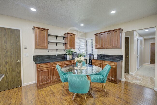 Building Photo - Available November 1st - Your Perfect Holi...