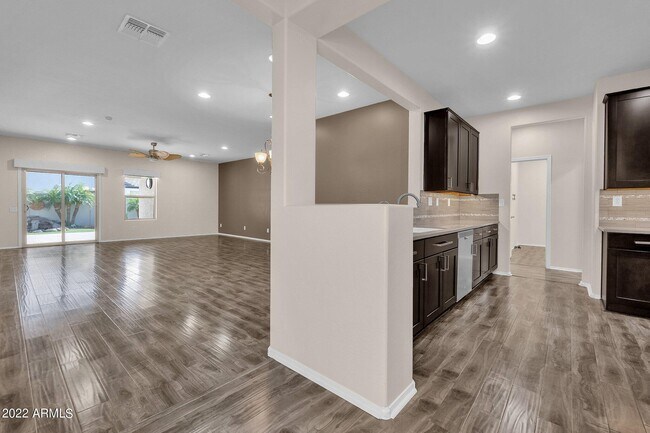 Building Photo - 10807 W El Cortez Pl