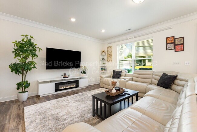 Building Photo - 3971 Fadden St