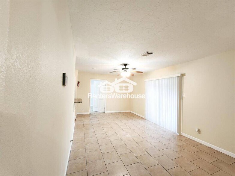 Building Photo - 810 Thistle St