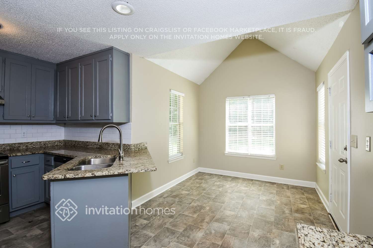 Building Photo - 6020 Rolling Oaks Ln