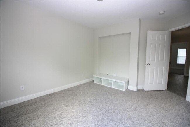 Building Photo - 5503 Medallion Pointe Ct