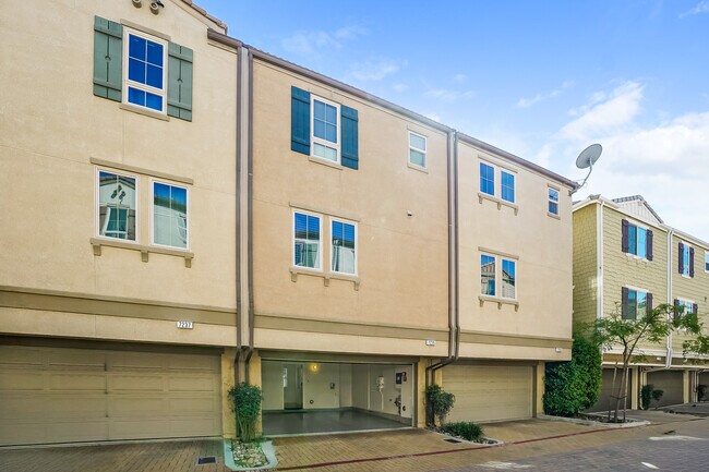 Building Photo - 7235 Cedar Rd