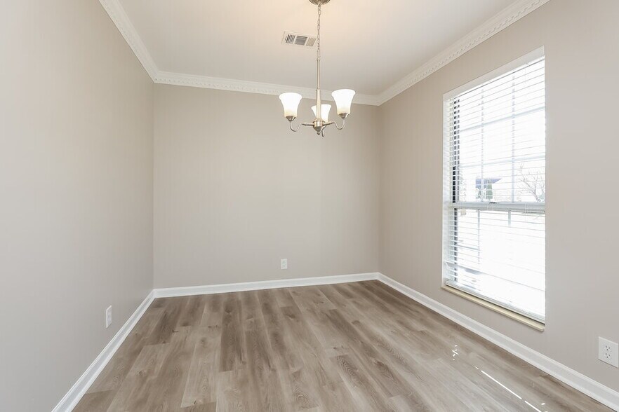 Building Photo - 812 Dresden Ct