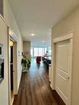 Building Photo - 624 E 1st St