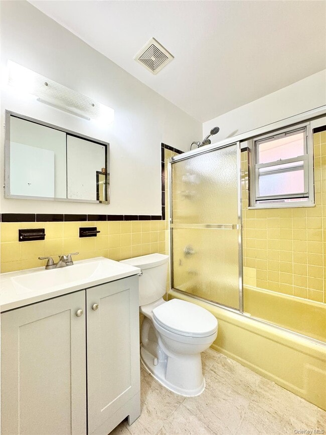 Building Photo - 88-11 53rd Ave