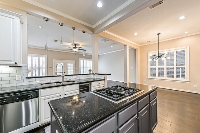Building Photo - 5453 Fairdale Ln